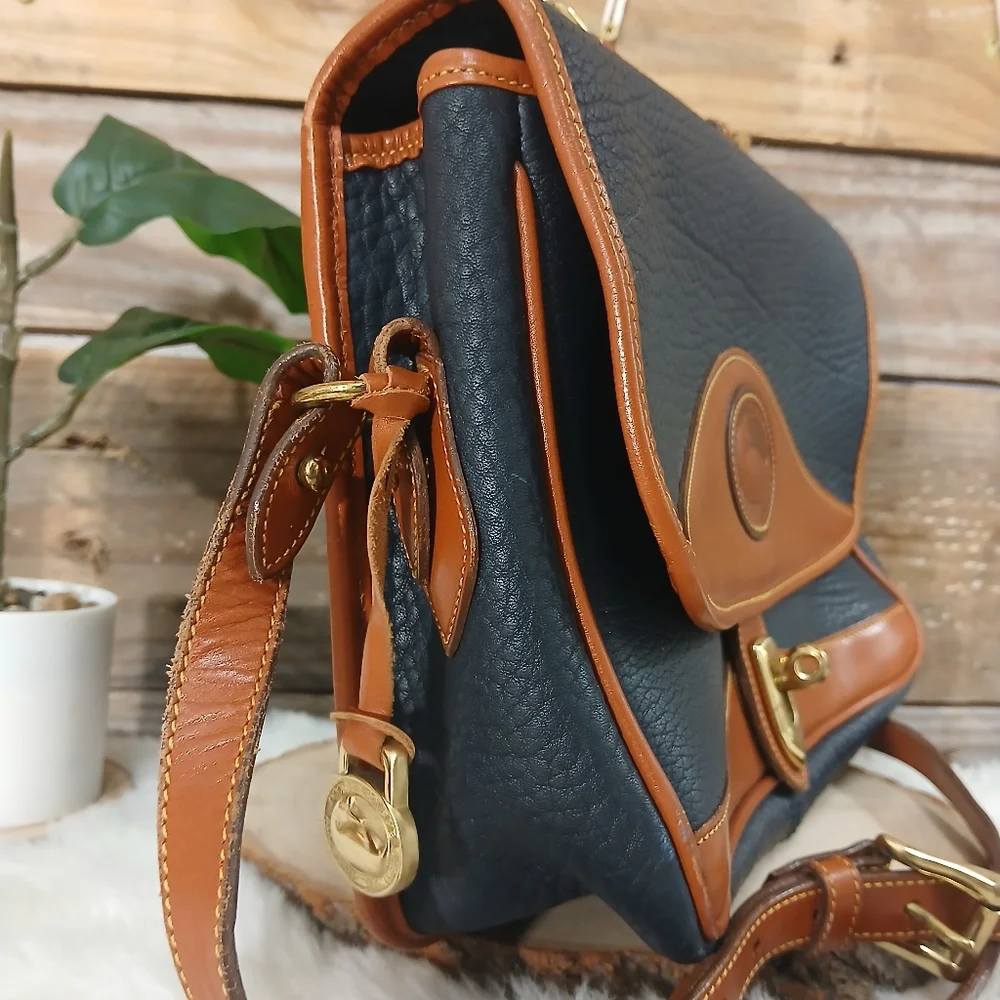 Vintage Dooney & Bourke Messenger Bag - Picture 4 of 10